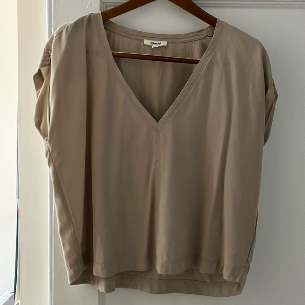 Like-New Splendid V-Neck Top